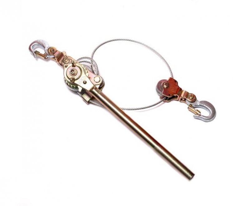 Лебедка рычажная 2т (диаметр троса - 5.5мм, длина - 2.2м) Лебедка рычажная 2т (диаметр троса - 5.5мм, длина - 2.2м)