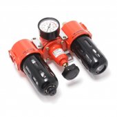 Блок подготовки воздуха  (фильтр 5Мк + регулятор + маслодобавитель) 1/2" (0-10bar) Блок подготовки воздуха  (фильтр 5Мк + регулятор + маслодобавитель) 1/2" (0-10bar)