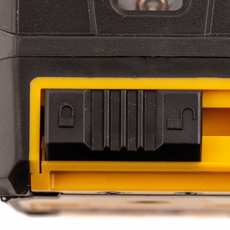 Лазерный уровень LX 02 Red, 20 м, 635 нм, резьба 1/4"// Denzel Лазерный уровень LX 02 Red, 20 м, 635 нм, резьба 1/4"// Denzel