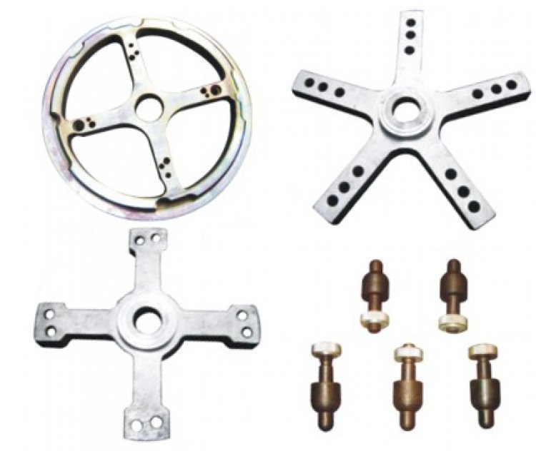 Комплект адаптеров для центровки грузовых колес. Комплект адаптеров для центровки грузовых колес.